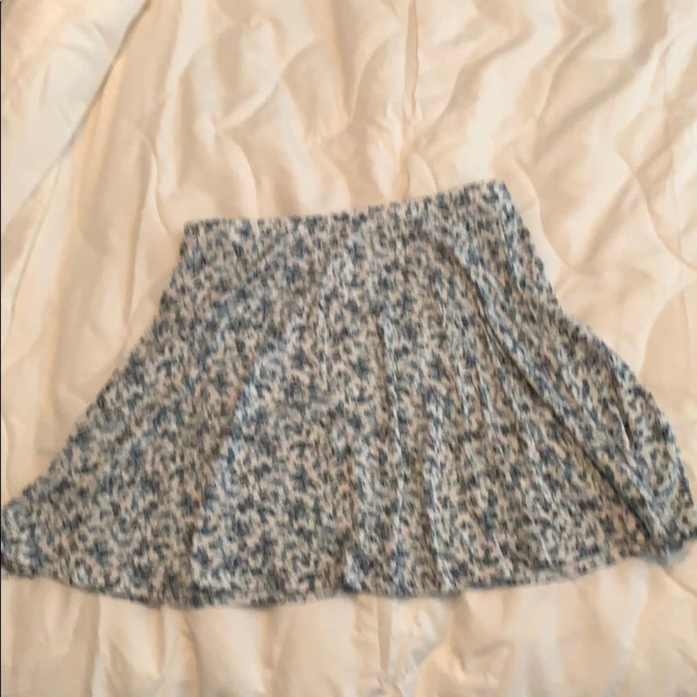 Wet seal skirt